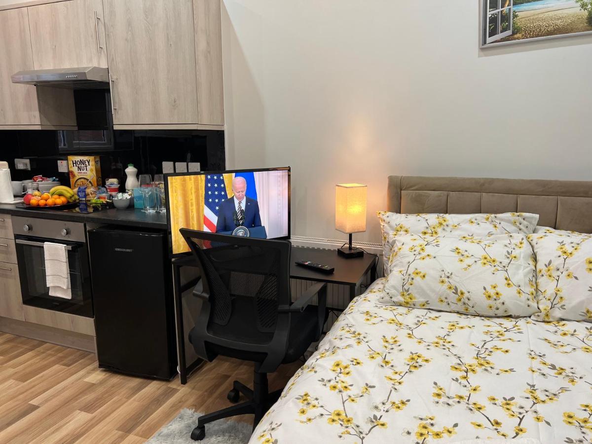 Grand Bleu - London - Next To Piccadilly Line Tube Station & Brand New Facilities Hotel Luaran gambar