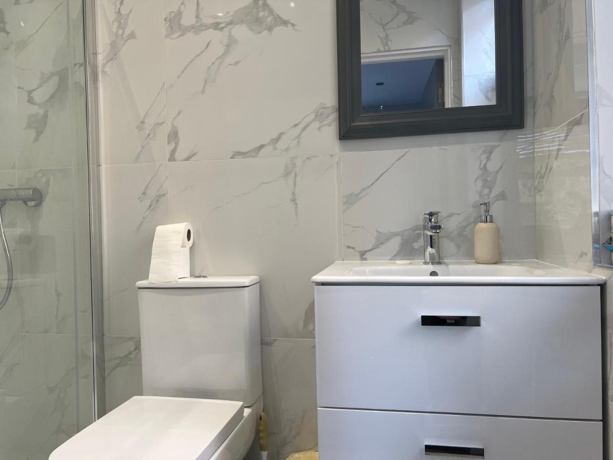 Grand Bleu - London - Next To Piccadilly Line Tube Station & Brand New Facilities Hotel Luaran gambar