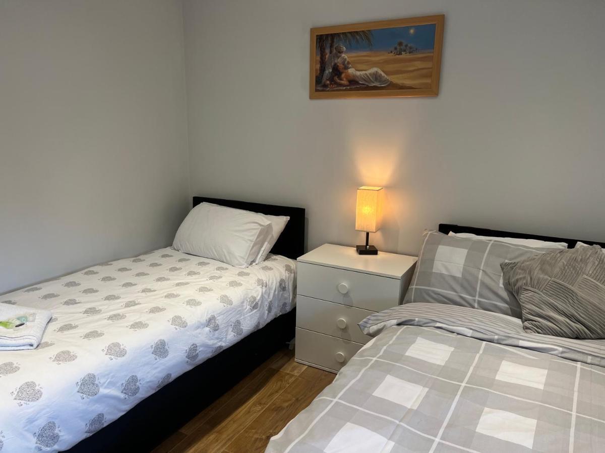 Grand Bleu - London - Next To Piccadilly Line Tube Station & Brand New Facilities Hotel Luaran gambar