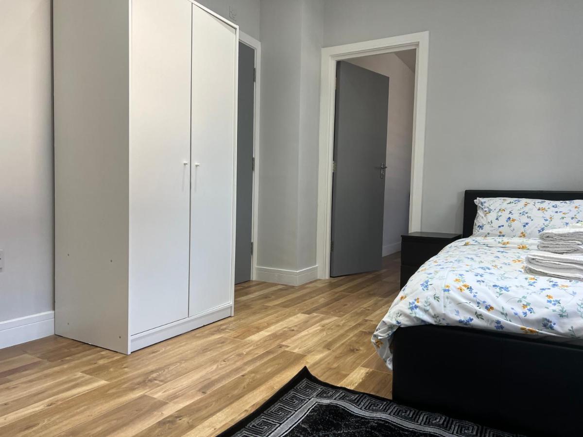 Grand Bleu - London - Next To Piccadilly Line Tube Station & Brand New Facilities Hotel Luaran gambar