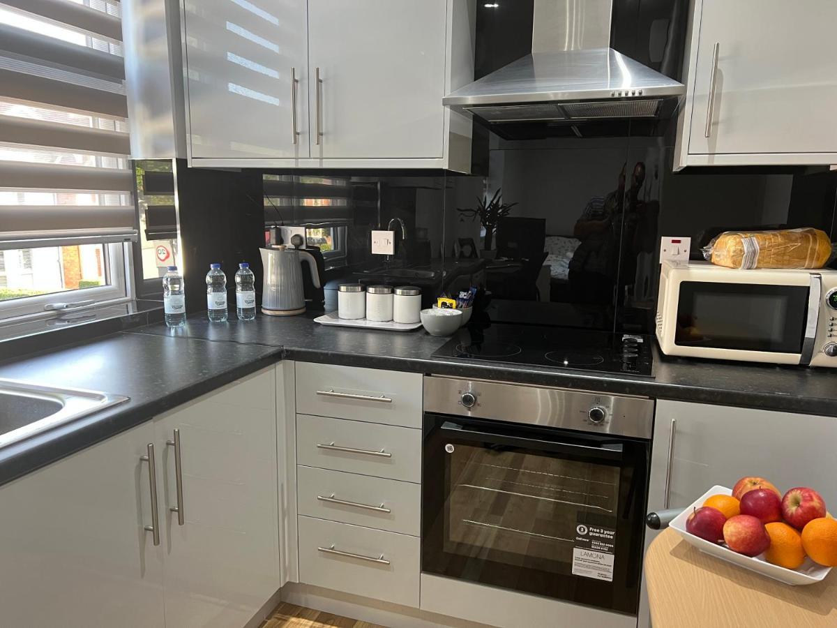 Grand Bleu - London - Next To Piccadilly Line Tube Station & Brand New Facilities Hotel Luaran gambar