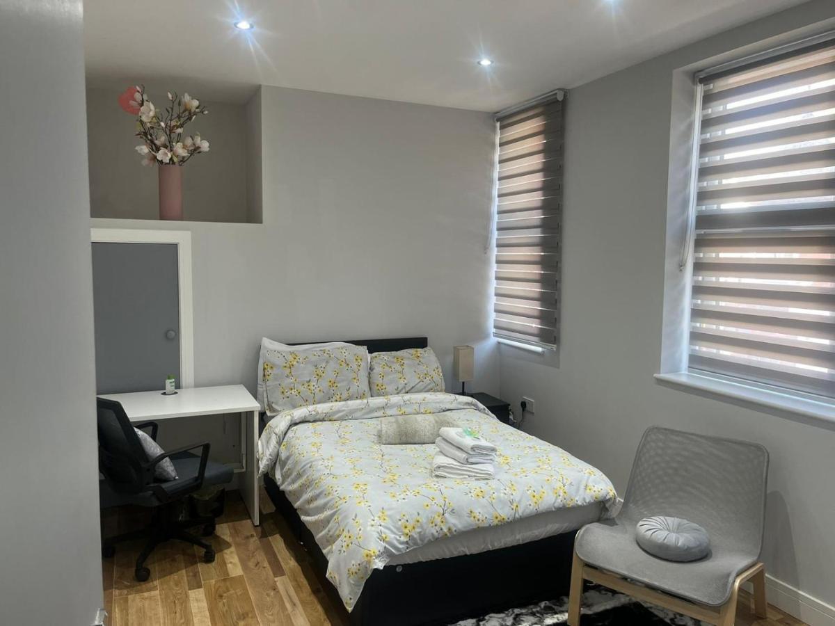 Grand Bleu - London - Next To Piccadilly Line Tube Station & Brand New Facilities Hotel Luaran gambar