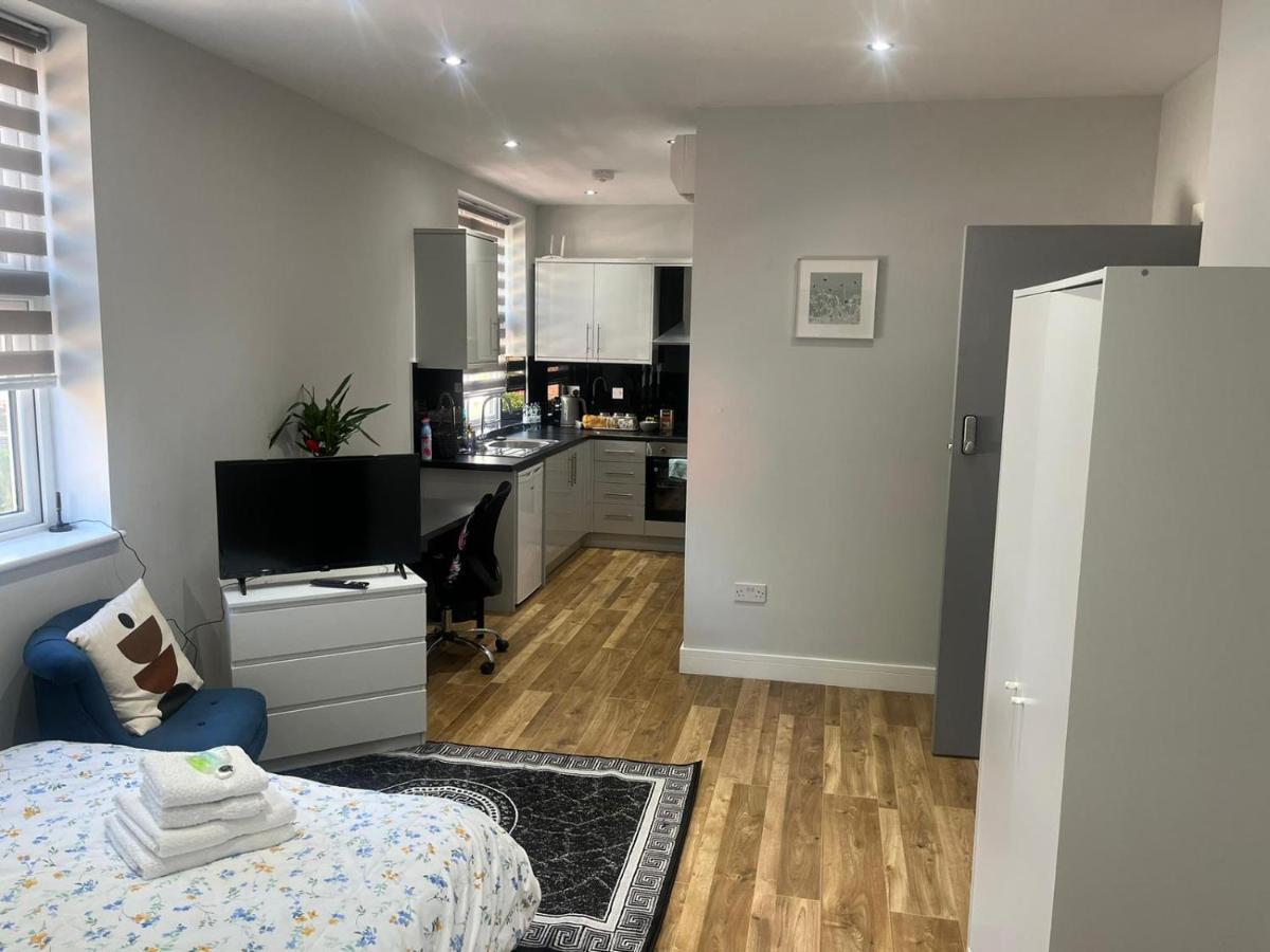 Grand Bleu - London - Next To Piccadilly Line Tube Station & Brand New Facilities Hotel Luaran gambar